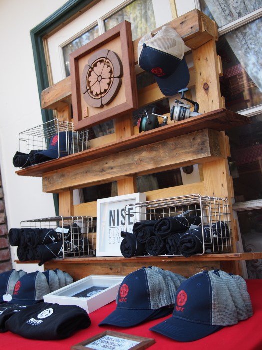 For the Holiday Craft Boutique I took a single pallet and constructed a table-top shelving unit.